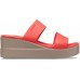 Женские  красные босоножки CROCS Women’s  Brooklyn Mid Wedge